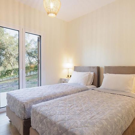 Villa Breeze & Villa Coco By Konnect, Avlaki Beach Kassiopi Ngoại thất bức ảnh